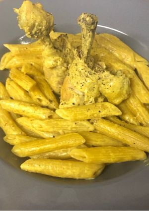 Une photo de Penne pilon de poulet / curry