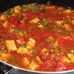 A picture of Matar paneer.