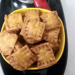 A picture of Sandwhich bhakarwadi.