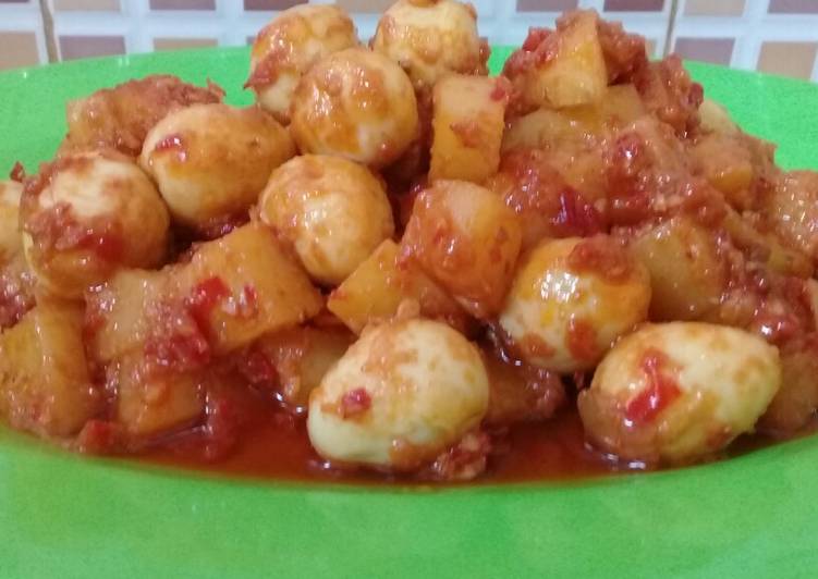 Balado telur puyuh dan kentang