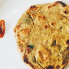 A picture of Butter Onion paratha.