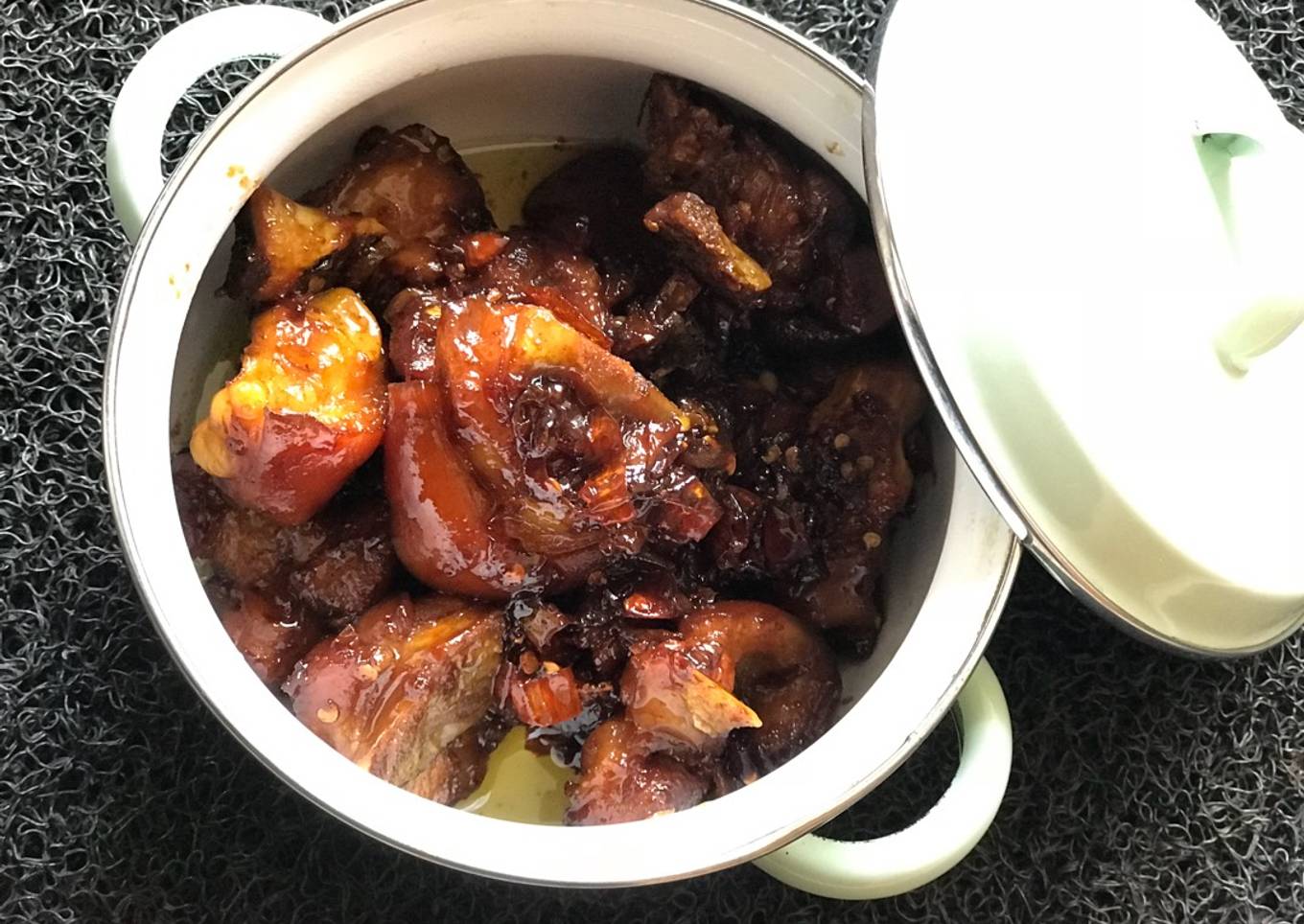 Babi kecap manis pedas