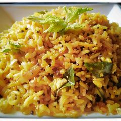 A picture of Murmura/puffed rice upma.