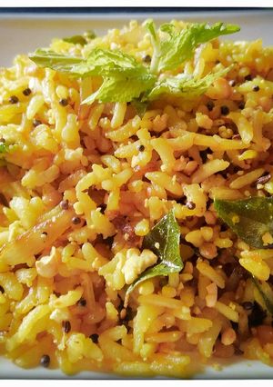 A picture of Murmura/puffed rice upma.