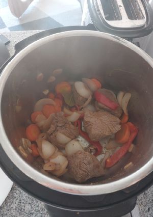 Una foto de Carne a la olla
