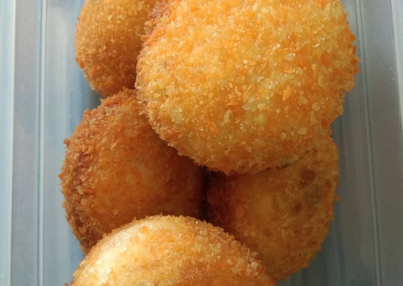 Roti goreng isi daging cincang