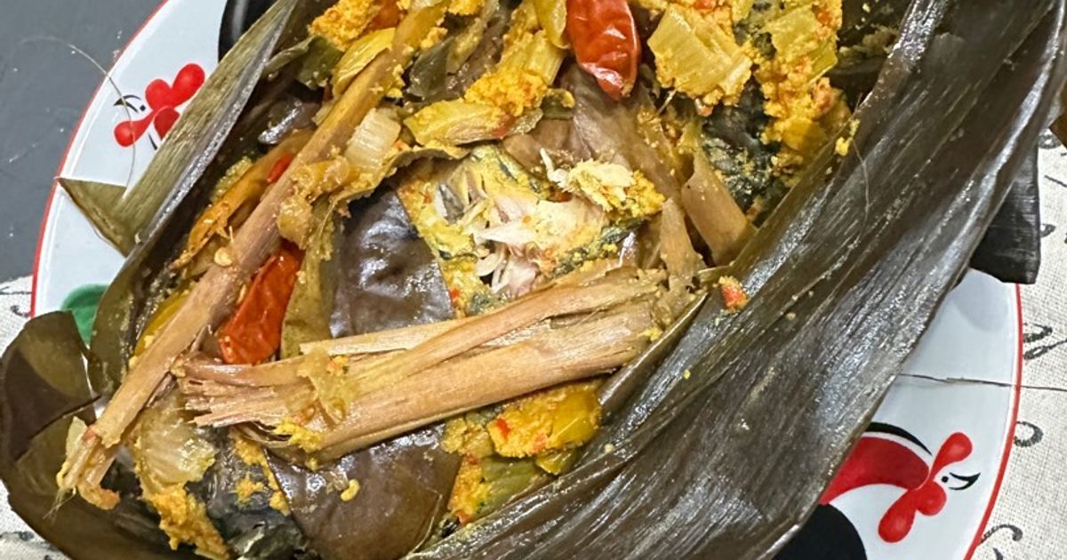 Pepes Ikan Mas Bumbu Pedas