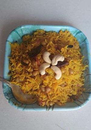 તુવેર દાળ માસાલા ખીચડી (Tuverdal Recipe In Gujarati) રેસીપી મુખ્ય ફોટો