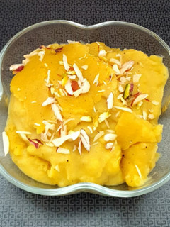 બટાકા નો શીરો (Potato Sheera Recipe In Gujarati) રેસીપી મુખ્ય ફોટો
