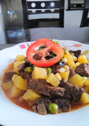 Una foto de Guiso de bofe de res👍🇵🇪