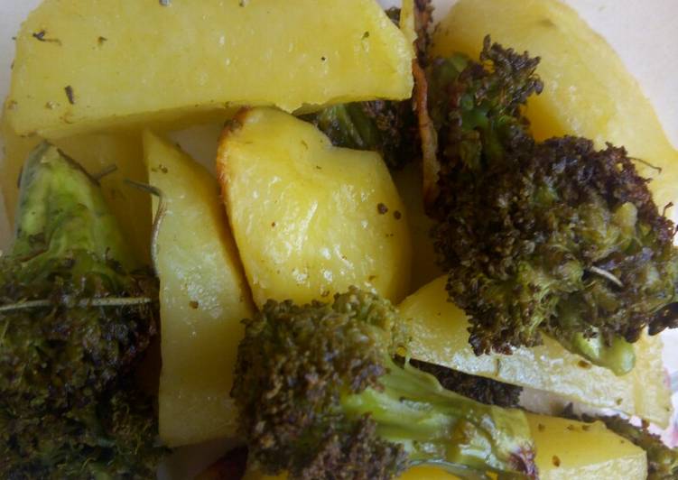 Potato wedges with broccoli