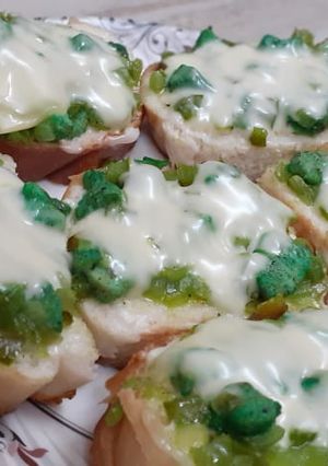 A picture of Chicken Cheese Bread.