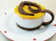 Una foto di mango torta