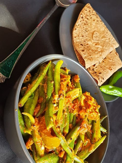 A picture of Achari Bhindi.