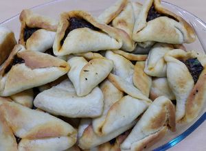 صورة لوصفة معجنات السبانخ وجبنه وبيتزا