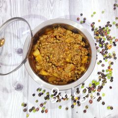 A picture of Fresh Pigeon Peas with Lamb Mince/Fresh Toor with Aloo Keema.