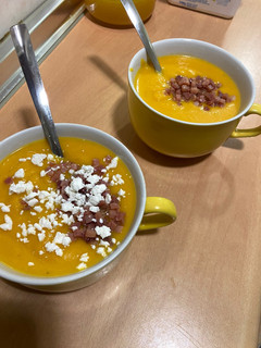 Una foto de Crema de calabaza con zanahoria👩🏼🍳