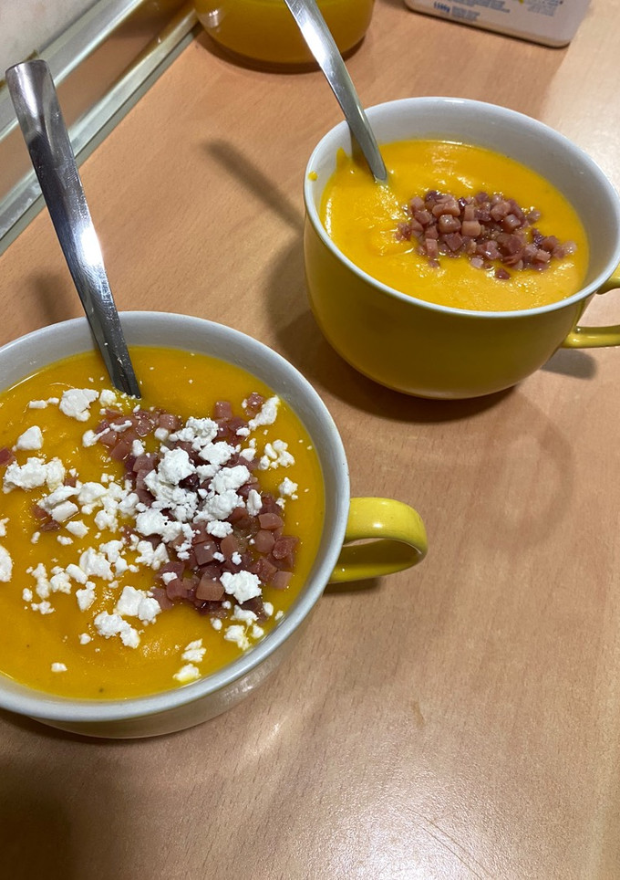 Una foto de Crema de calabaza con zanahoria👩🏼‍🍳