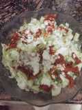Ensalada vegan con salsa ranch vegana