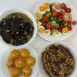 Cơm nhà với salad tôm bông cải trứng, cà tím xào thịt băm, bánh bí đỏ phomai, canh rong biển nạm bò