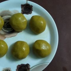 A picture of Besan Ladoo.