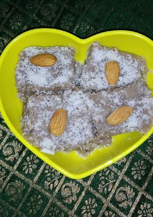सिंगाडे का हलवा (singhare ka halwa recipe in Hindi) रेसिपी मुख्य फोटो