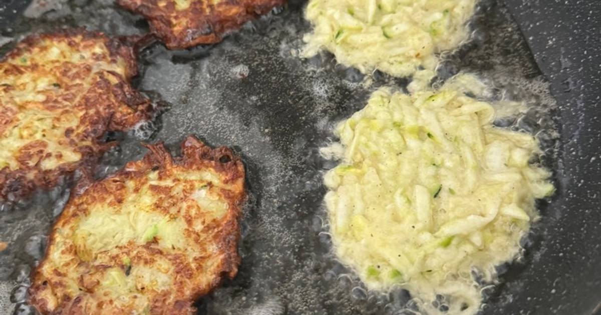 Zucchinipuffer mit Schafskäsedip Rezept von Channy - Cookpad Zucchinipuffer mit Schafskäsedip Rezept von Channy - Cookpad