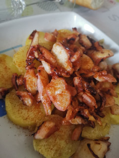 Una foto de Pulpo con pimentón dulce