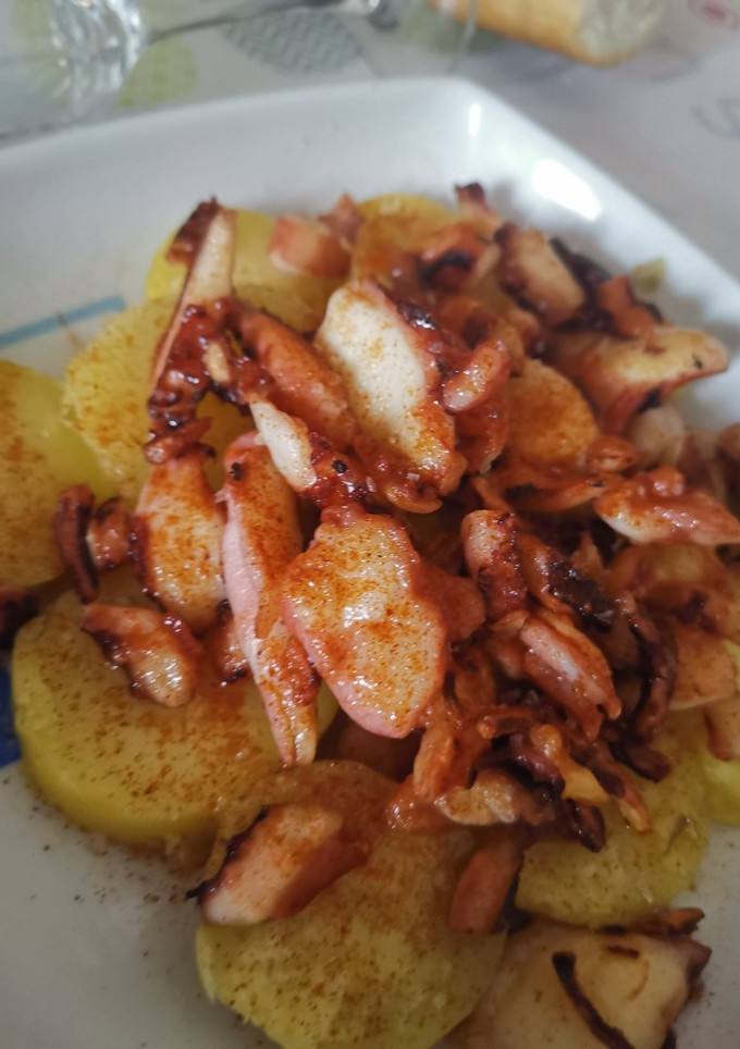 Una foto de Pulpo con pimentón dulce
