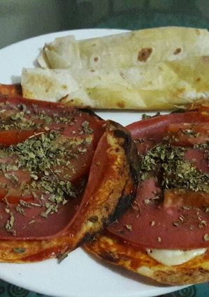 Una foto de Pizza de tortillas árabe