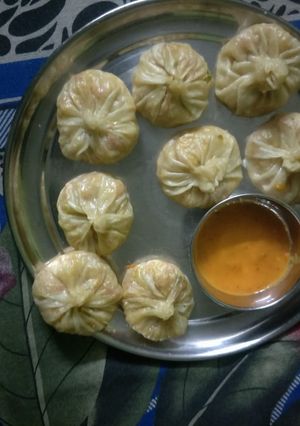 A picture of Momos.