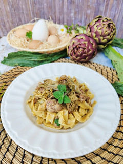 Foto di Fettuccine carciofi e salsiccia