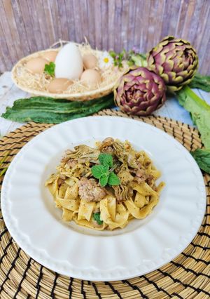 Foto di Fettuccine carciofi e salsiccia