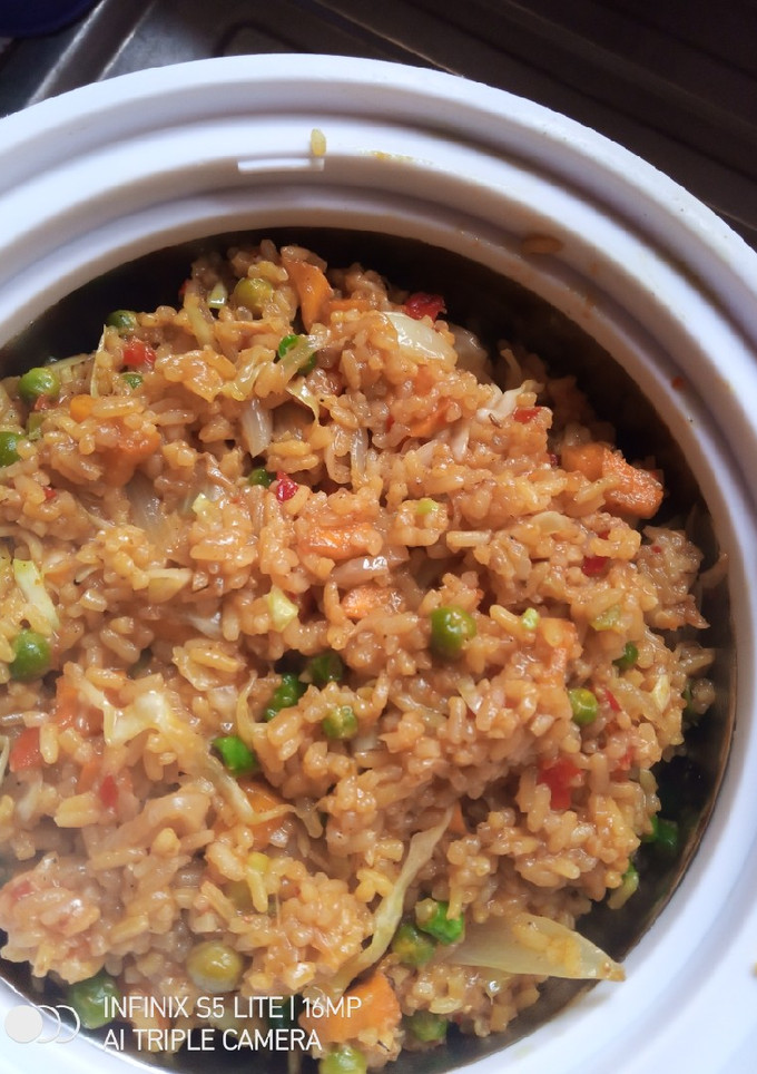 A picture of Simple jollof rice.