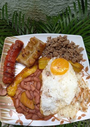 Una foto de Bandeja paisa (a mi estilo)