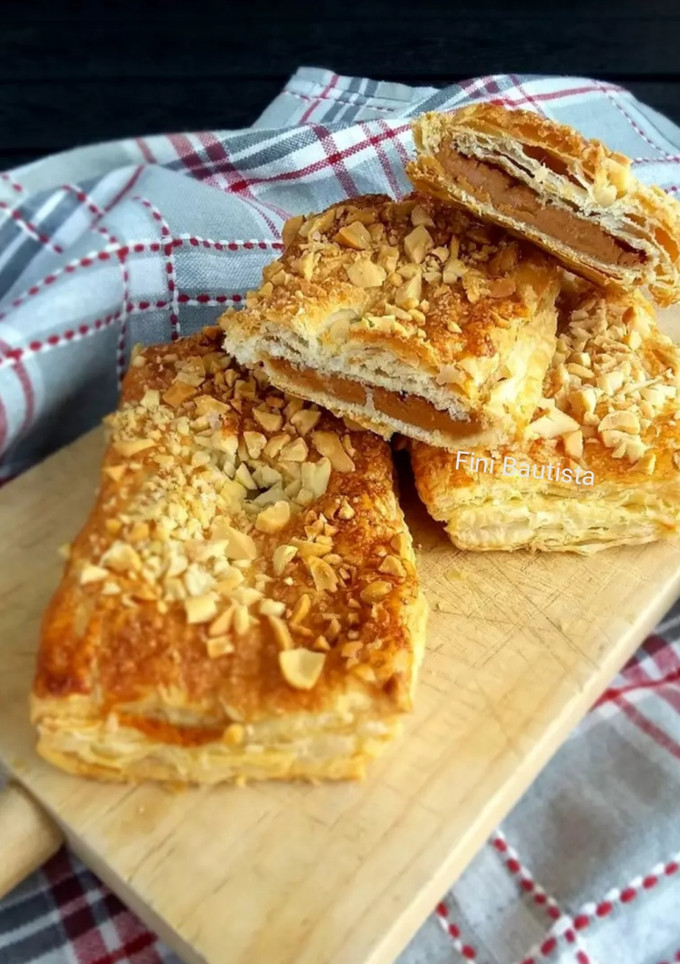 Una foto de Hojaldre relleno con crema de cacahuate