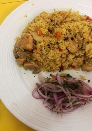 Una foto de Arroz con pollo al estilo Venezolano 🤗