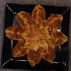 A picture of Star Pull Apart Cheese Bread.