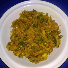 A picture of Cabbage peas masala.