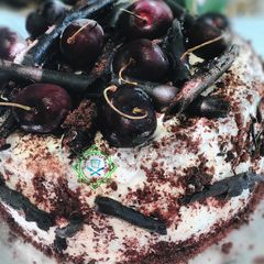 A picture of Black Forest Cake (Schwarzwälder Kirschtorte).
