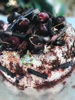 A picture of Black Forest Cake (Schwarzwälder Kirschtorte).