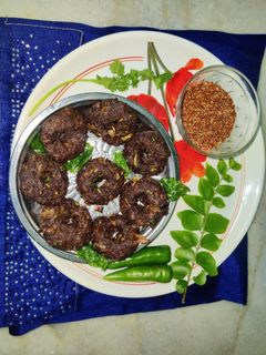 ராகி வடை(ragi vadai recipe in tamil) செய்முறை முக்கிய புகைப்படம்