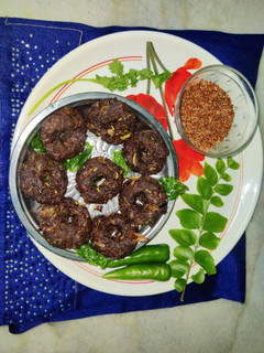 ராகி வடை(ragi vadai recipe in tamil) செய்முறை முக்கிய புகைப்படம்