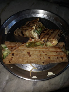 रोटी रोल्स (Roti rolls recipe in hindi) रेसिपी मुख्य फोटो