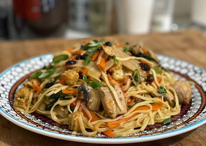 Simple Way to Prepare Any-night-of-the-week Chicken &amp; Shrimp Noodles