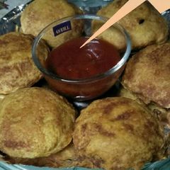 Stuffed Bread Pakoda A picture of Stuffed Bread Pakoda.