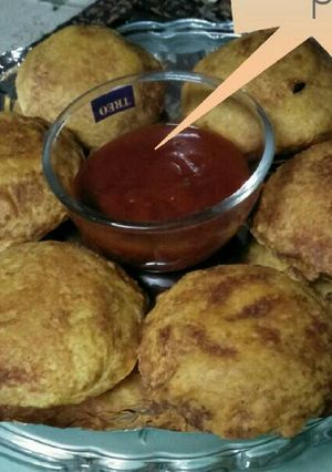 A picture of Stuffed Bread Pakoda.