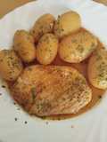 Filetes de jamón de cerdo con patatas al horno con sazonador