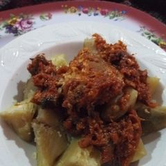 A picture of Boiled Sweet Potatoes with Catfish Stew.