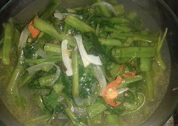 Resep Tumis kangkung oleh fajriya Cookpad